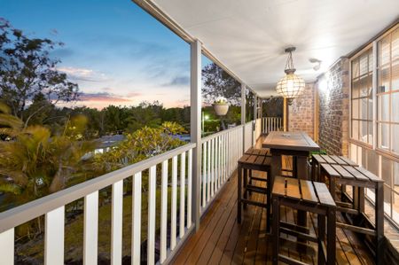 STYLISH HOME IN SOUGHT AFTER AREA!!! - Photo 3