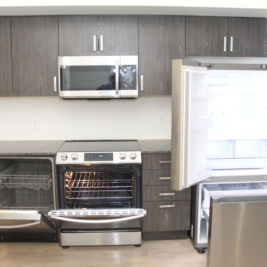 For Lease - 10 Meadowglen Place Unit# 602, Toronto, Ontario - Photo 1