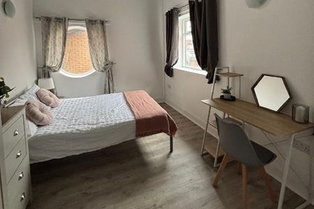 3 bedroom flat to rent - Photo 5
