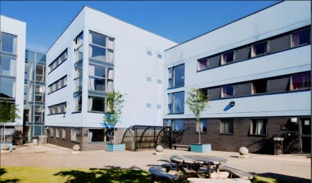 Medium Ensuite: Three Bed Flat - Photo 4