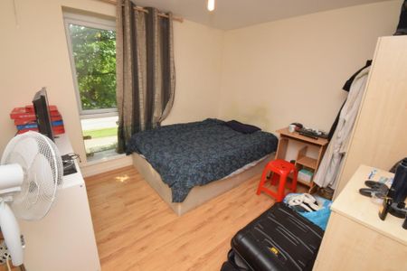 3 bedroom apartment to rent - Photo 2