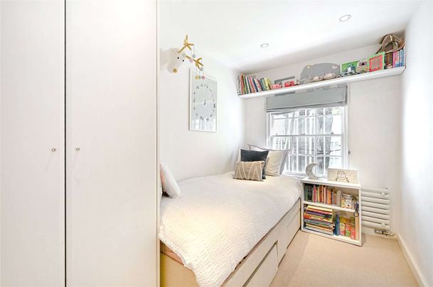 Brompton Square, London, SW3 2AG - Photo 1