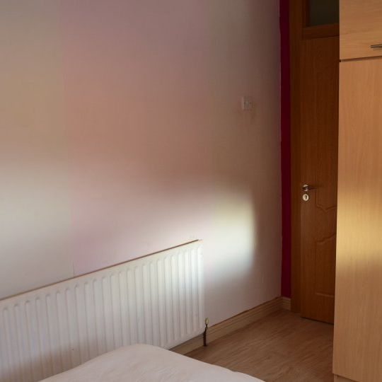 Furnished room in 3-bedroom house in Tallagh, Dublin - Photo 1