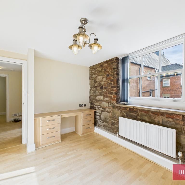 2 bedroom flat to rent - Photo 1