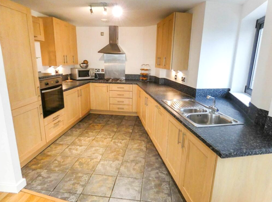 3 bedroom apartment to rent - Photo 1