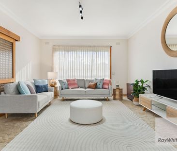 large family home in a perfect location - Photo 4