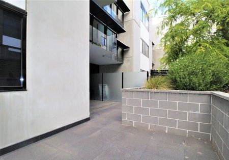 Ground Floor Delight Perfect for Entertaining - Photo 5