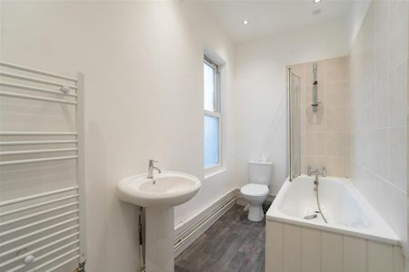 3 bedroom apartment to rent - Photo 5