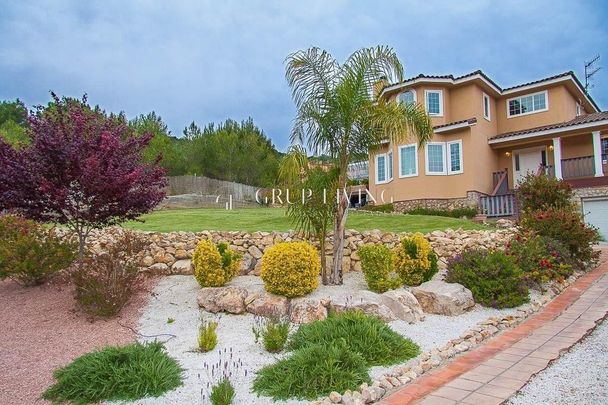 4 room luxury House for rent in Olivella, Catalonia - Photo 1