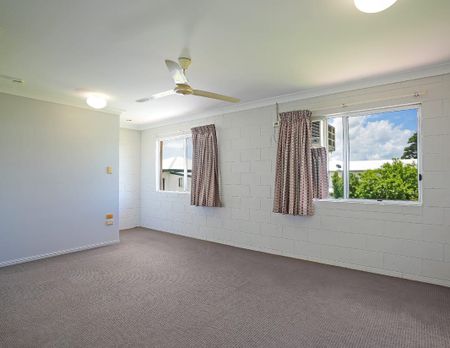 NEAT AND TIDY 2 BEDROOM TOWNHOUSE IN PIMLICO! - Photo 2