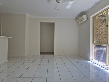 FRESHLY RENOVATED FAMILY FRIENDLY THREE BEDROOM HOME IN SORT AFTER AREA OF ROBINA - Photo 3