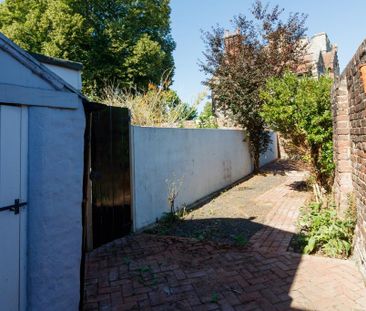 2 bedroom end of terrace house to rent - Photo 5