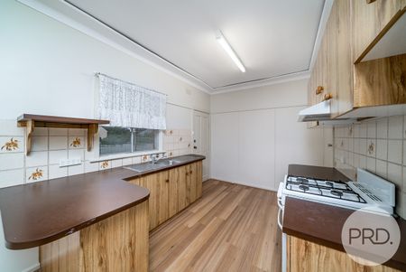 193 Lake Albert Road, Kooringal NSW 2650 - Photo 5