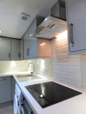 2 bedroom flat to rent - Photo 5