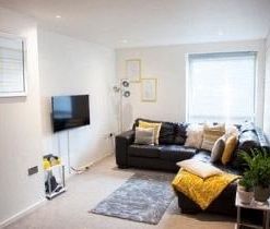 1 Bed Flat, East Street, LS9 - Photo 2