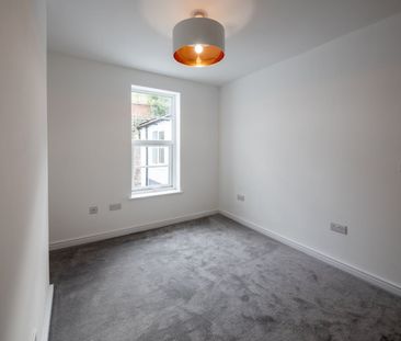 4 bedroom terraced house to rent - Photo 6