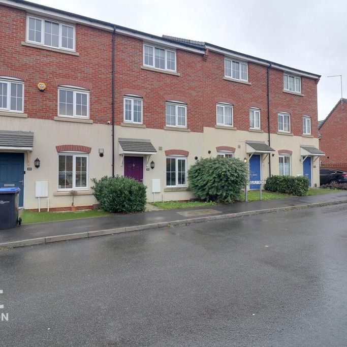 4 bedroom terraced house to rent - Photo 1