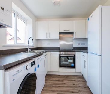 3 bedroom semi-detached house to rent - Photo 5