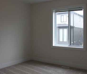 For Lease - 1820 Canvas Way Unit# 17, London North, Ontario - Photo 2