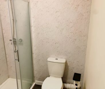 6 Bedroom House - Photo 4