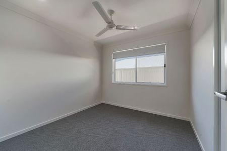 Modern & Low-Maintenance 2-Bedroom Duplex in Stoneleigh Reserve - Photo 5