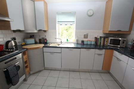 2 Bedroom APARTMENT, Chester - Photo 5