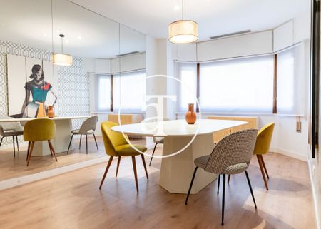 Monthly rental apartment with 2 bedrooms and 2 bathrooms with pool in the exclusive Recoletos neighborhood - Photo 4