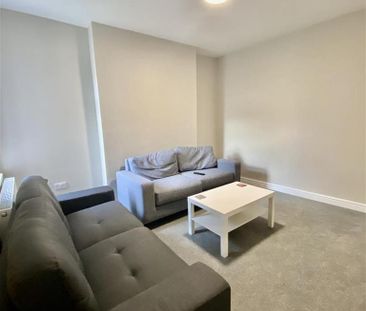 4 bedroom private hall to rent - Photo 2