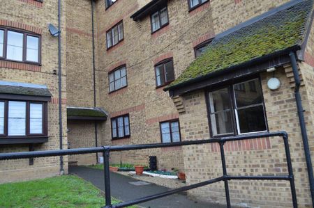 1 bedroom flat to rent - Photo 2