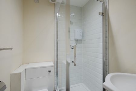 7 Bed Terraced House, Redshaw Close, M14 - Photo 3