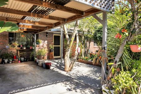 A Private Sanctuary with Sweeping Water and Bush Views Available from 17 January, 2026 - Photo 4