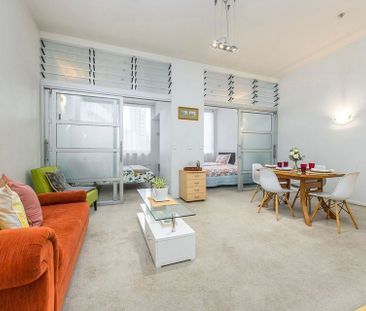 2 BED - Top floor, lofty and light - Photo 6