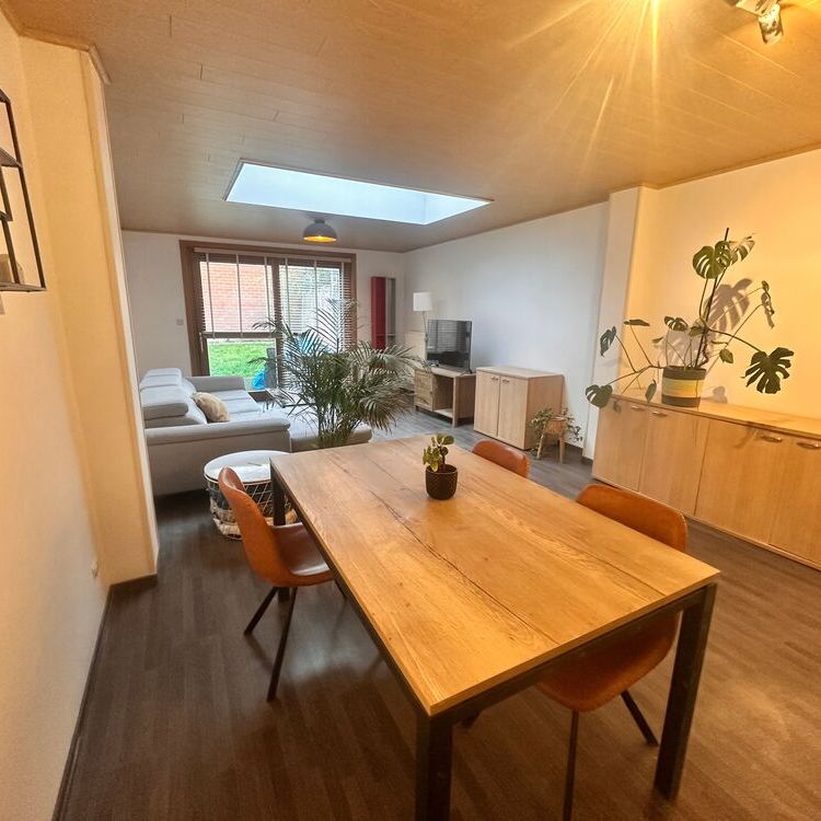 Instapklare woning met 2 slaapkamers en stadstuin te huur in Roeselare - Photo 1