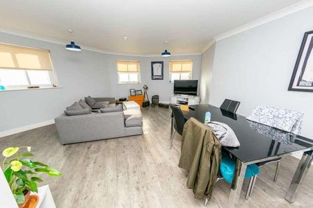 Rhodes Court, Morley, LS27 - Photo 2