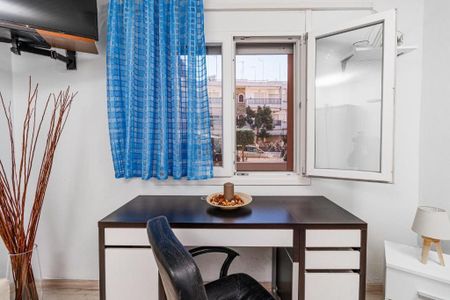 Studio/Γκαρσονιέρα για ενοικίαση Κέντρο (Μηχανιώνα) - Photo 4