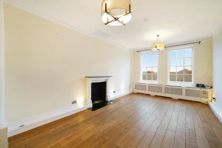 3 bedroom flat in St John's Wood Road - Photo 3