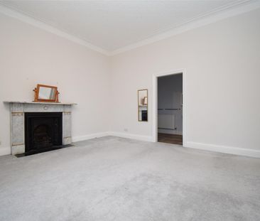 Cathedral Close, Wakefield - Photo 3