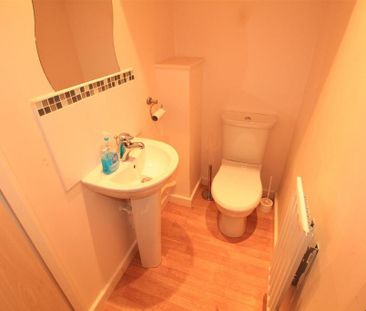 2 bedroom terraced house to rent - Photo 2