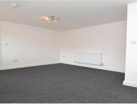 Flat , Talbot Court, Talbot Street, Brierley Hill - Photo 1