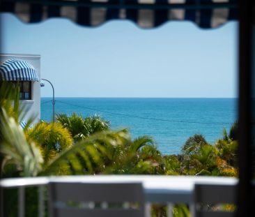 Top-Floor Coastal Apartment with Ocean Views - Photo 2