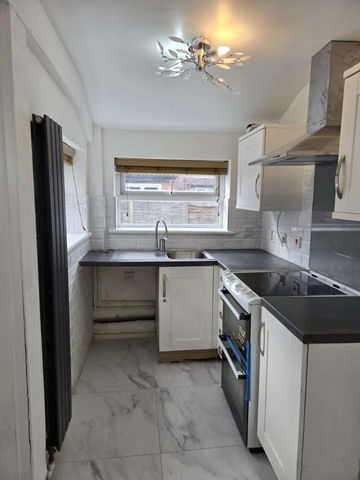 Irlam Avenue, Eccles, M30 - Photo 4