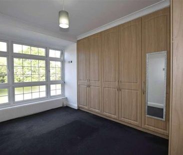 Cedar Road, Romford, RM7 - Photo 2