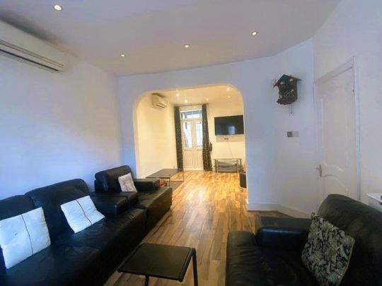 4 bedroom semi-detached house to rent - Photo 1