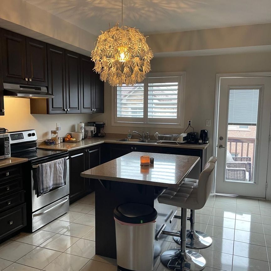 For Lease - 32 Aspen Hills Aspen Hills Road Unit# 4, Brampton, Ontario - Photo 1