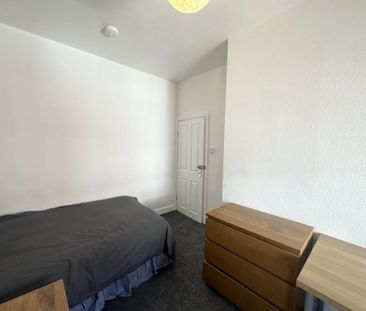 Glebe Avenue (Room 1), Kirkstall, Leeds - Photo 5