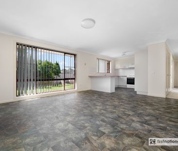 GREAT FAMILY HOME - Photo 3