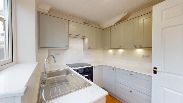 3 bedroom semi-detached house to rent - Photo 1