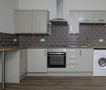 2 bedroom flat to rent - Photo 4