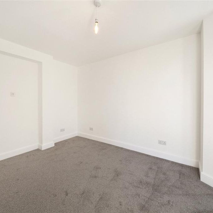 3 bedroom flat to rent - Photo 1