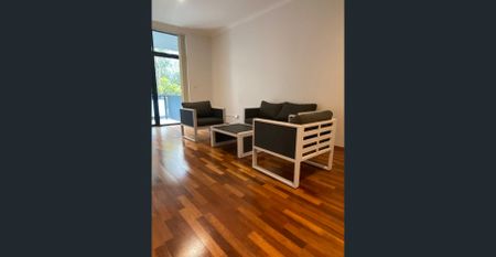 Fully Furnished- Wood Floor & Duplex 2B2B Apartment！Convenient to Transport & Restaurant& Supermarket! - Photo 2